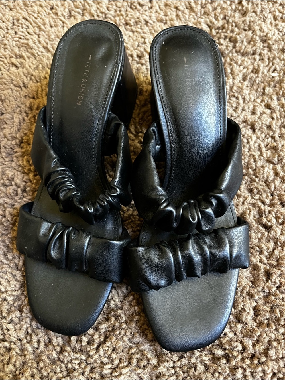 14th and Union Leather Scrunch Strap Black Women's Slide Heels